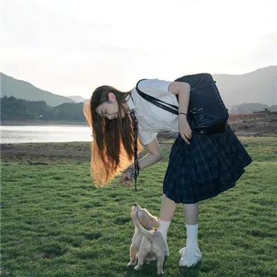 昂首于黑暗城市